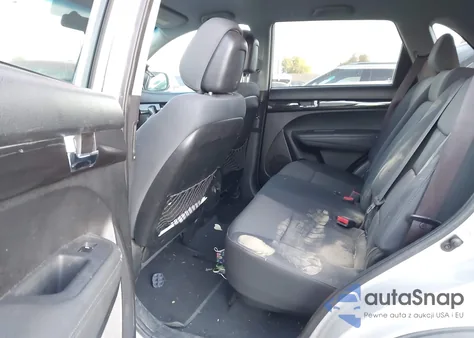 2012 Kia Sorento Lx z USA, uszkodzony, nr VIN 5XYKT3A12CG257281